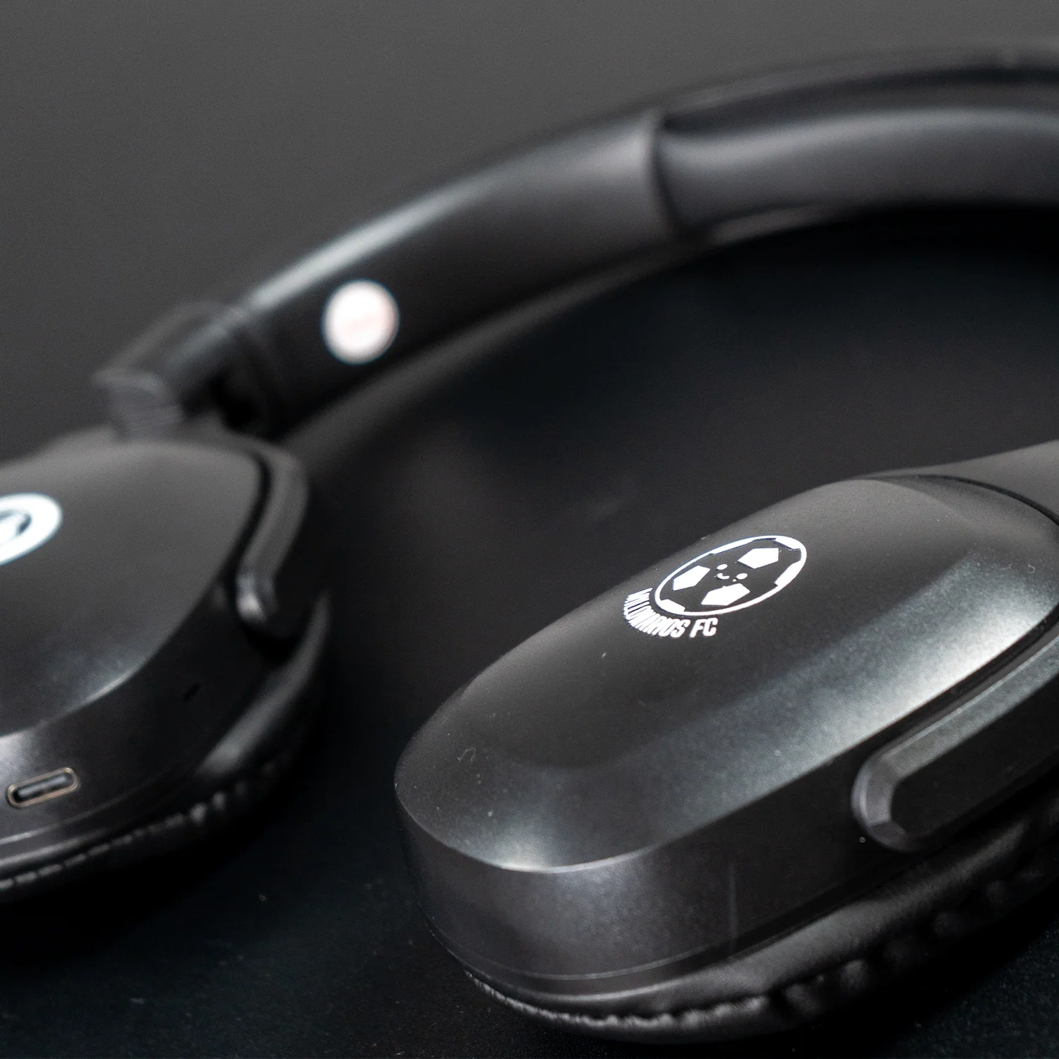 Audifonos 80 Años MFC - Image 7